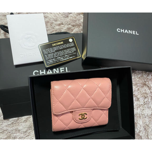 CHANEL(シャネル)のCHANEL♡マトラッセ　折り財布 レディースのファッション小物(財布)の商品写真