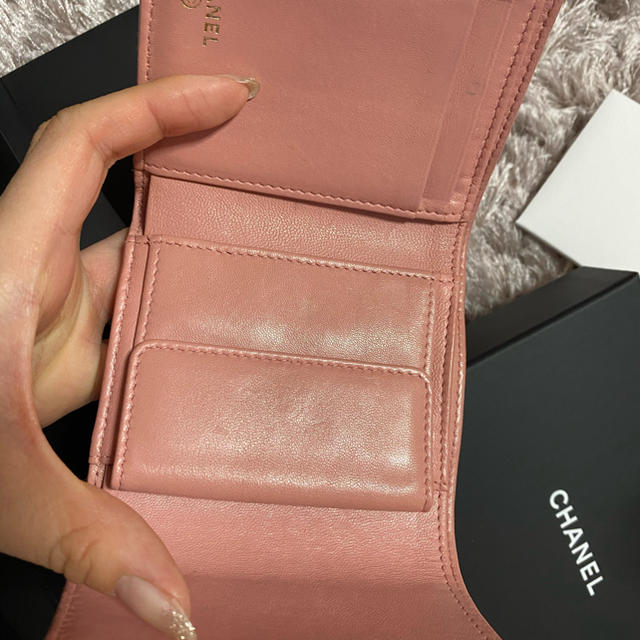 CHANEL(シャネル)のCHANEL♡マトラッセ　折り財布 レディースのファッション小物(財布)の商品写真
