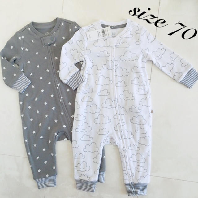 babyGAP(ベビーギャップ)の新品・size 70♔カバーオール 星柄＆雲柄 2枚set♔baby gap   キッズ/ベビー/マタニティのベビー服(~85cm)(カバーオール)の商品写真