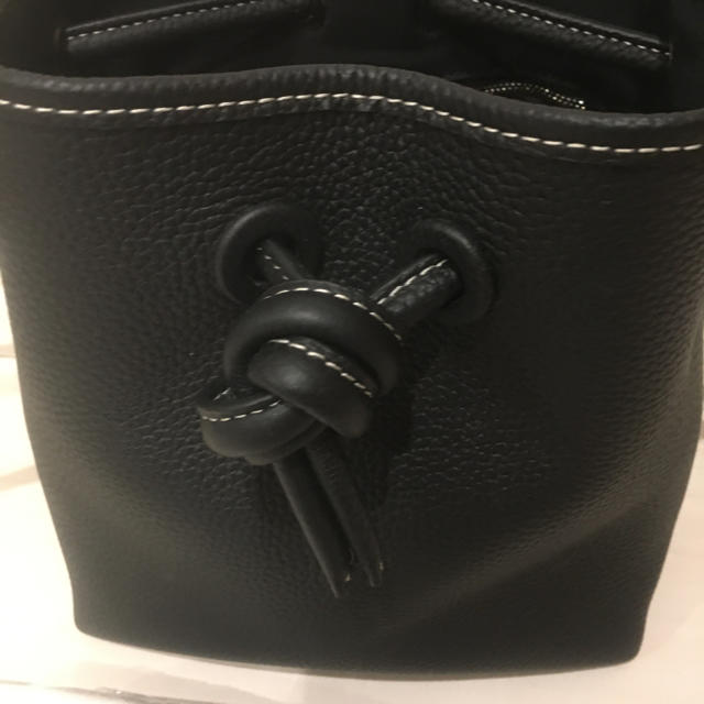 VASIC BOND MINI ブラック　VASICで購入 レディースのバッグ(ハンドバッグ)の商品写真