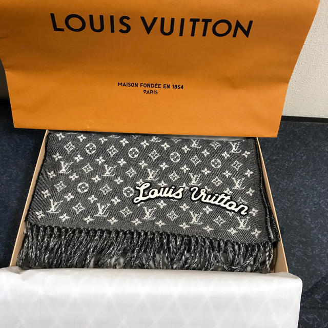 LOUIS VUITTON(ルイヴィトン)のLOUIS VUITTON エシャルプ・デニムエンベリシュド正規品 メンズのファッション小物(マフラー)の商品写真