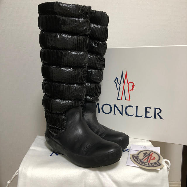 MONCLER(モンクレール)の《美品》モンクレール　スノー　ブーツ/38/ブラック レディースの靴/シューズ(ブーツ)の商品写真