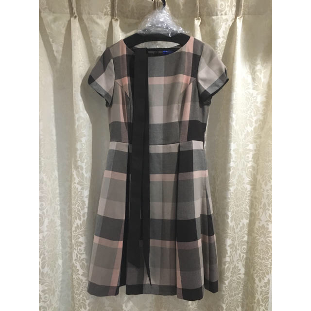 BURBERRY BLUE LABEL(バーバリーブルーレーベル)の【専用】ブルーレーベルクレストブリッジ 2019AW ウールビエラワンピース レディースのワンピース(ひざ丈ワンピース)の商品写真