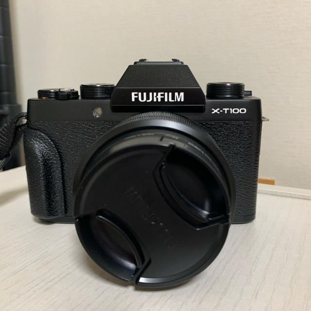 富士フイルム　ミラーレスカメラ　X-T100スマホ/家電/カメラ