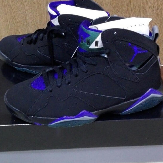 NIKE(ナイキ)のNIKE air jordan 7 ray alen. メンズの靴/シューズ(スニーカー)の商品写真