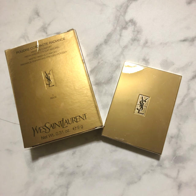 Yves Saint Laurent Beaute(イヴサンローランボーテ)のイブサンローラン ラディアントコンパクトパウダー #3 ベージュ コスメ/美容のベースメイク/化粧品(フェイスパウダー)の商品写真