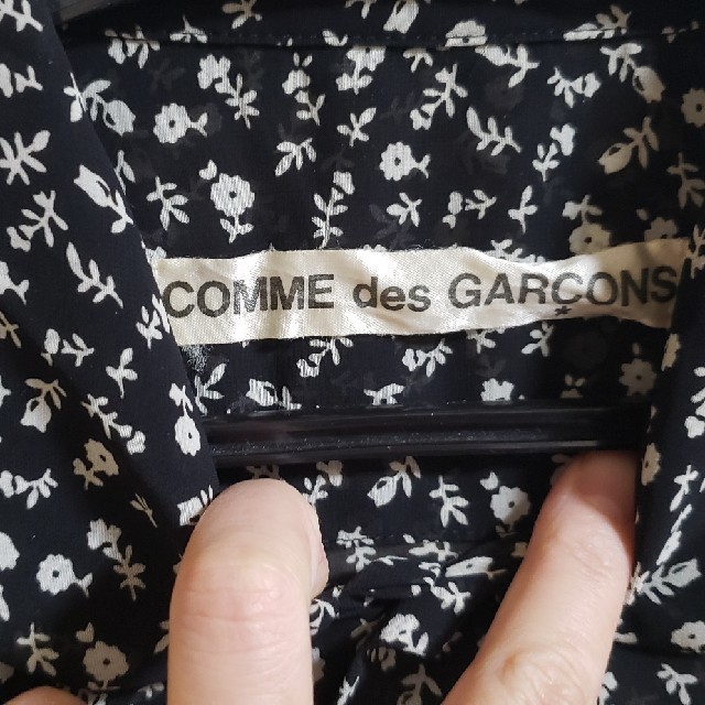 COMME des GARCONS(コムデギャルソン)のCOMME des GARCONS 　小花柄 半袖ブラウス レディースのトップス(シャツ/ブラウス(半袖/袖なし))の商品写真