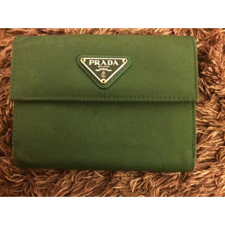 プラダ(PRADA)のひちゃさま専用グリーン二つ折り財布(財布)