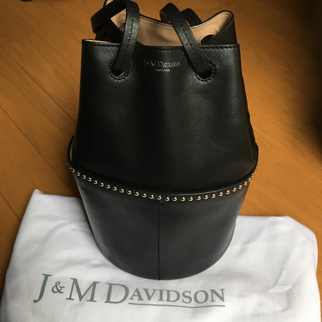 J&M DAVIDSON(ジェイアンドエムデヴィッドソン)のJ&M DAVIDSON MINI DAISY レディースのバッグ(ハンドバッグ)の商品写真