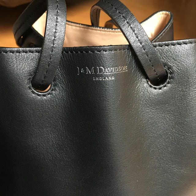 J&M DAVIDSON(ジェイアンドエムデヴィッドソン)のJ&M DAVIDSON MINI DAISY レディースのバッグ(ハンドバッグ)の商品写真