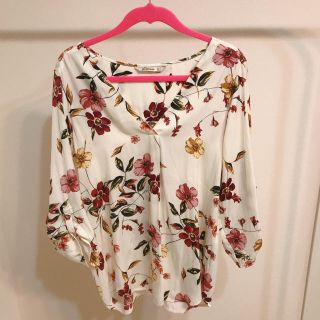 ベルシュカ(Bershka)のStradivarius 花柄ブラウス(シャツ/ブラウス(長袖/七分))