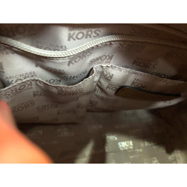 Michael Kors(マイケルコース)の2月中で消去　限定価格　花柄　スタッズボストン　 レディースのバッグ(ボストンバッグ)の商品写真