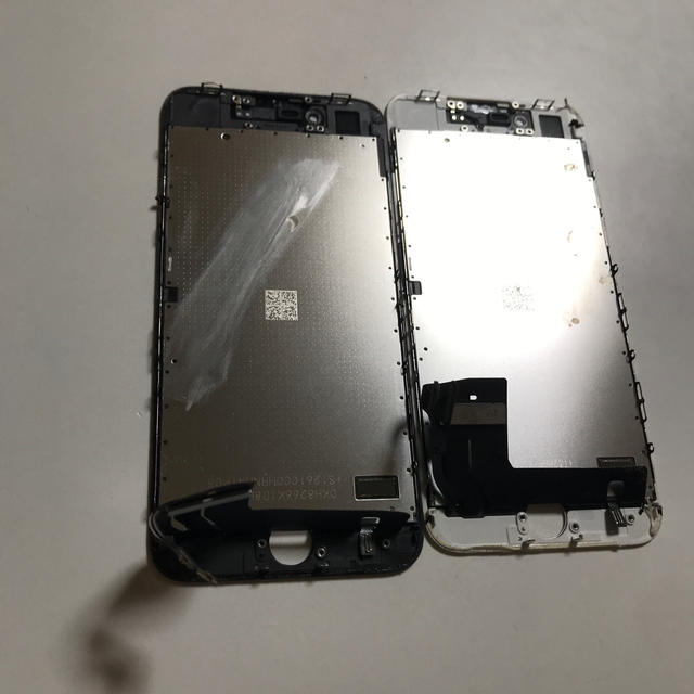 割れiPhone8パネル 1