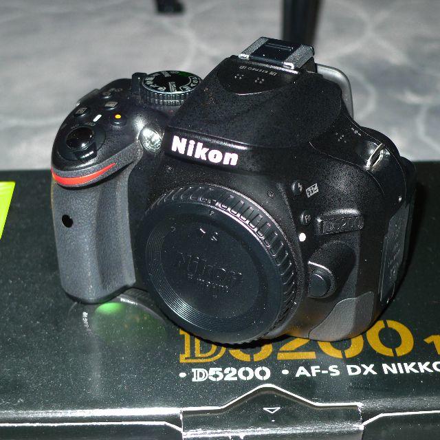 NIKON D5200 18-55VR 手ブレ補正機能付きレンズキット