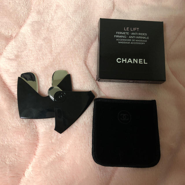 CHANEL(シャネル)のシャネル アクセソワール ドゥ マッサージュ V コスメ/美容のスキンケア/基礎化粧品(フェイスローラー/小物)の商品写真