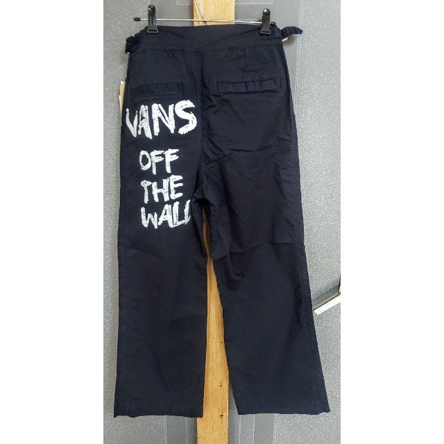 VANS(ヴァンズ)の新品 VANS バンズ ツー タックパンツ ネイビー デカロゴ プリント Ｓ レディースのパンツ(チノパン)の商品写真