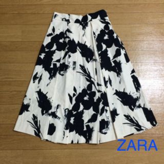 ザラ(ZARA)の大人気＊フラワー柄ミモレ丈スカート＊(ひざ丈スカート)