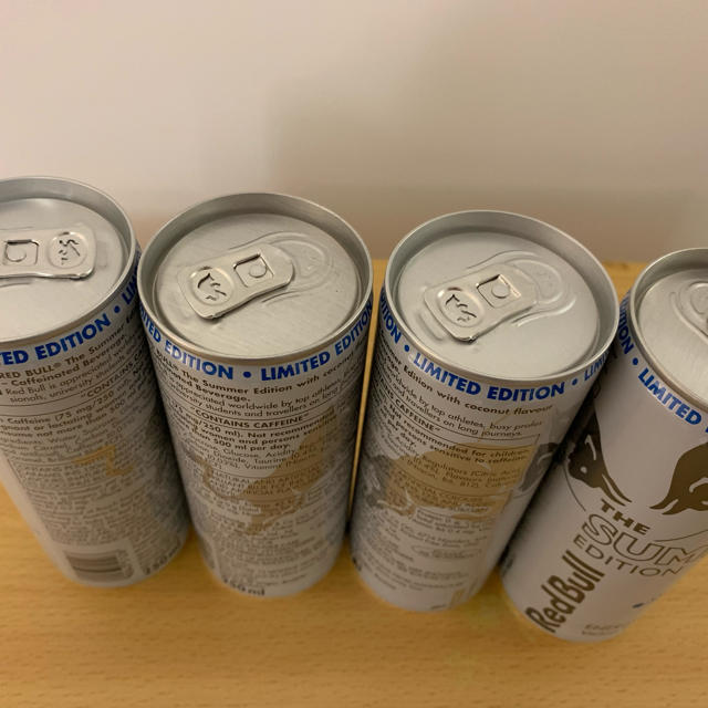 Red Bull サマーエディション250ml 4本 食品/飲料/酒の飲料(ソフトドリンク)の商品写真