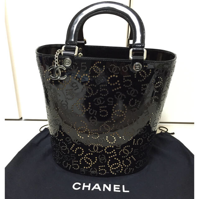 休日限定 CHANEL - ユウ ハンドバッグ 休日限定 CHANEL - ユウ ハンドバッグ