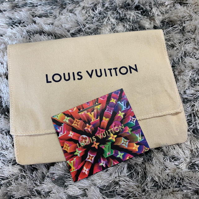 LOUIS VUITTON(ルイヴィトン)のVUITTON メッセージカード、袋、リボン レディースのバッグ(ショップ袋)の商品写真