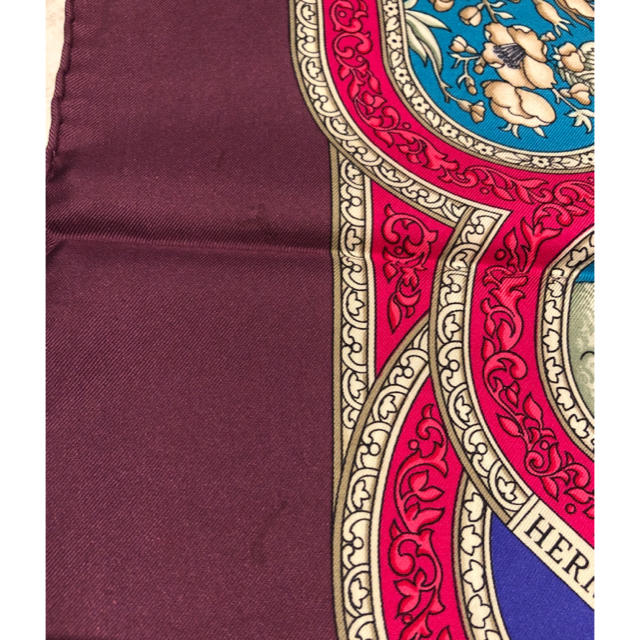 Hermes(エルメス)の美品　繊細なペルシャ模様　エルメス　スカーフ　カレ90 レディースのファッション小物(バンダナ/スカーフ)の商品写真