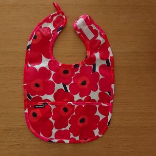 マリメッコ(marimekko)のお値下げ！美品 マリメッコ スタイ 食事エプロン(お食事エプロン)