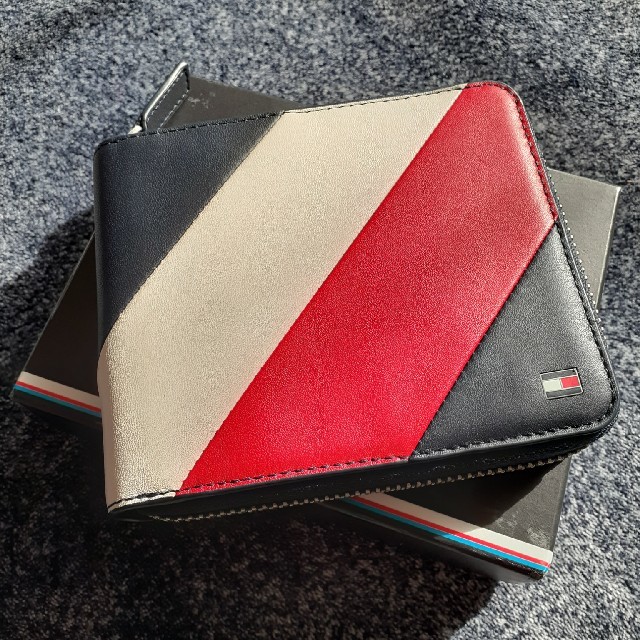 TOMMY HILFIGER(トミーヒルフィガー)の未使用　TOMMY HILFIGER　ミニ財布　財布　二つ折り メンズのファッション小物(折り財布)の商品写真