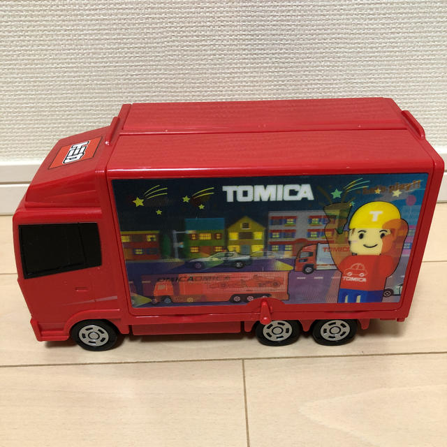 Takara Tomy(タカラトミー)のトミカ トラック 収納 エンタメ/ホビーのおもちゃ/ぬいぐるみ(ミニカー)の商品写真