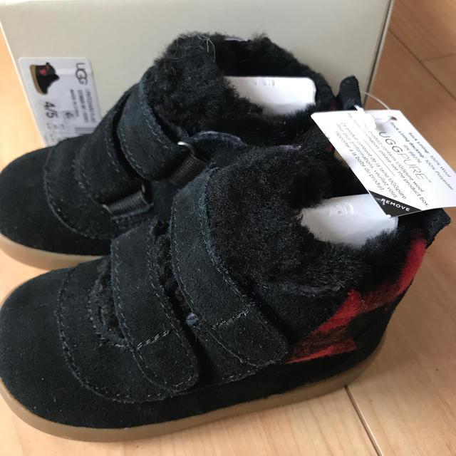 UGG(アグ)の未使用 UGG アグ  アグブーツ オシャレ ボア 子供 靴 12.5 キッズ/ベビー/マタニティのベビー靴/シューズ(~14cm)(ブーツ)の商品写真