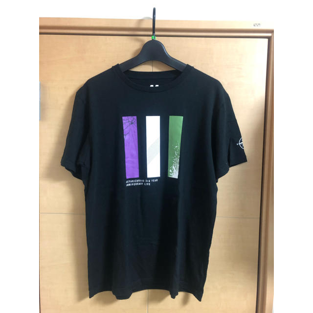 欅坂46(けやき坂46)(ケヤキザカフォーティーシックス)の欅坂46　tシャツ　ブラック　ステッカー付き エンタメ/ホビーのタレントグッズ(アイドルグッズ)の商品写真