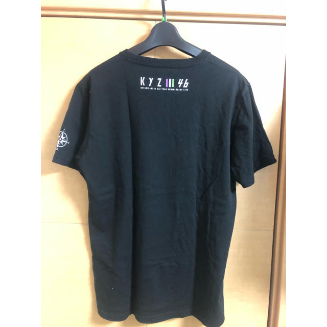 欅坂46(けやき坂46)(ケヤキザカフォーティーシックス)の欅坂46　tシャツ　ブラック　ステッカー付き エンタメ/ホビーのタレントグッズ(アイドルグッズ)の商品写真