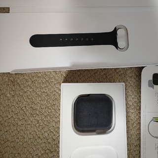 アップル(Apple)の純正品AppleWatch Sportsバンド片側とソフトケースカバー黒(腕時計(デジタル))