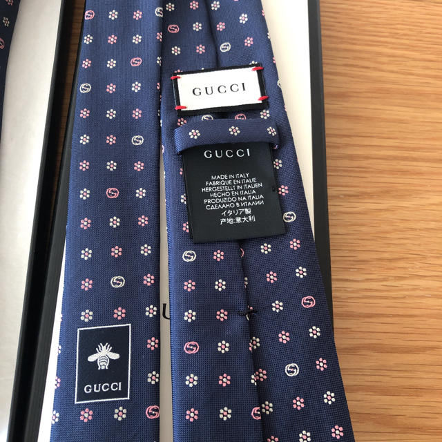 Gucci - 【新品未使用】GUCCI ネクタイ ネイビー フラワーの通販 by sakura｜グッチならラクマ