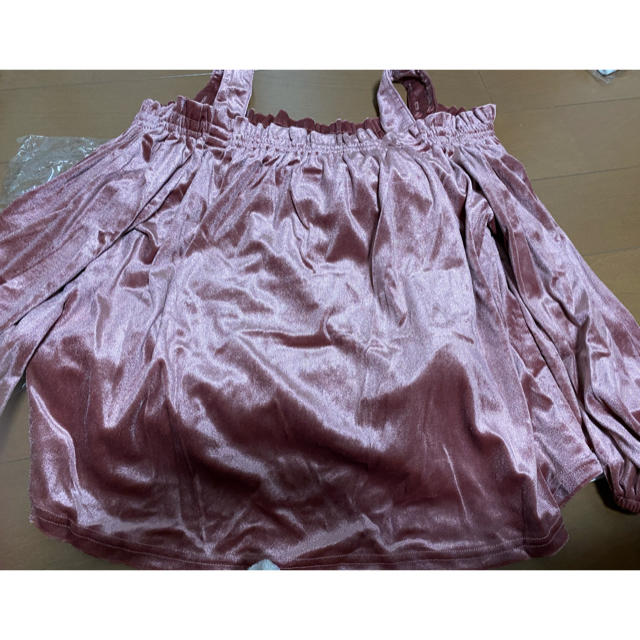 INGNI(イング)の新品タグ付きイング　2020福袋　ピンクのオフショルダー レディースのトップス(カットソー(長袖/七分))の商品写真
