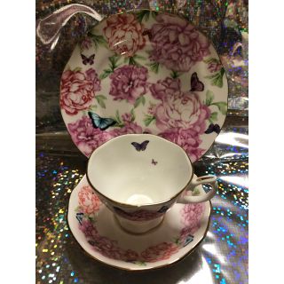 ロイヤルアルバート(ROYAL ALBERT)のロイアルアルバート  ミランダ・カーコラボレーション企画のトリオです。美品(食器)