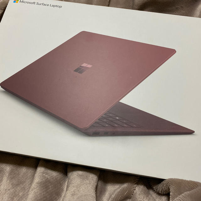 Microsoft(マイクロソフト)のkotu様専用Surface Laptop2  美品 スマホ/家電/カメラのPC/タブレット(ノートPC)の商品写真