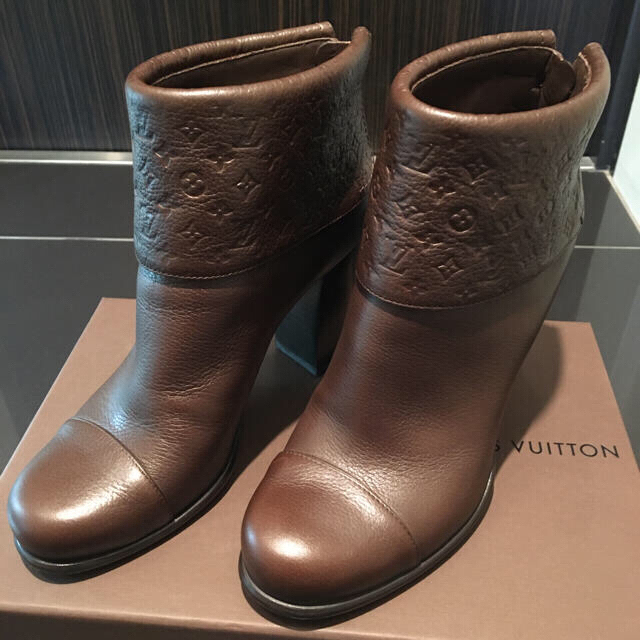 限定品】 LOUIS 23.0cmブーティーレア超美品 36 茶ブラウンショート