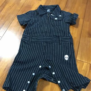 ベベ(BeBe)のロンパース   半袖　べべ　つなぎ　ベビー服　80cm 男の子ストライプ　黒　★(ロンパース)