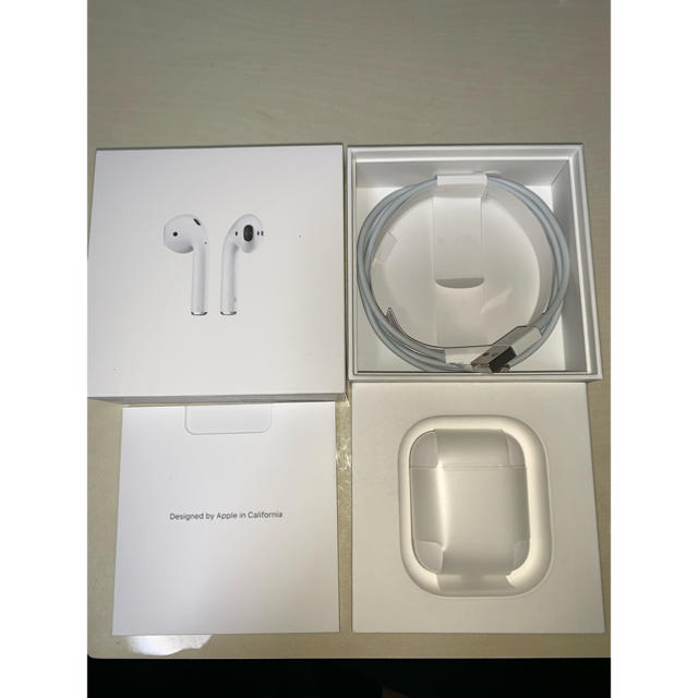 Apple(アップル)のAirPods 第二世代 スマホ/家電/カメラのオーディオ機器(ヘッドフォン/イヤフォン)の商品写真