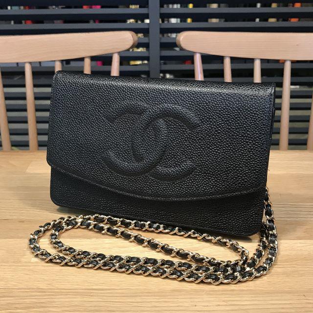 CHANEL(シャネル)のとっちゃん様の 超美品 シャネル チェーンウォレット キャビア 黒 ココマーク レディースのファッション小物(財布)の商品写真