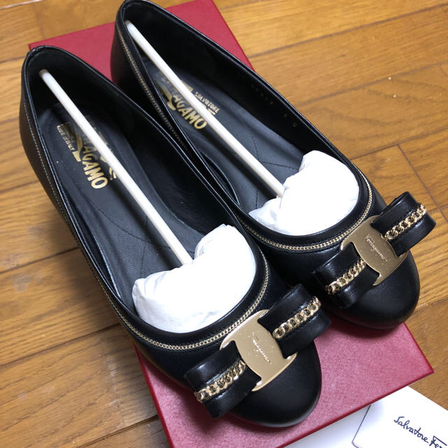 100%本物 Ferragamo - フェラガモフラットシューズ ヴァリナ バレエ