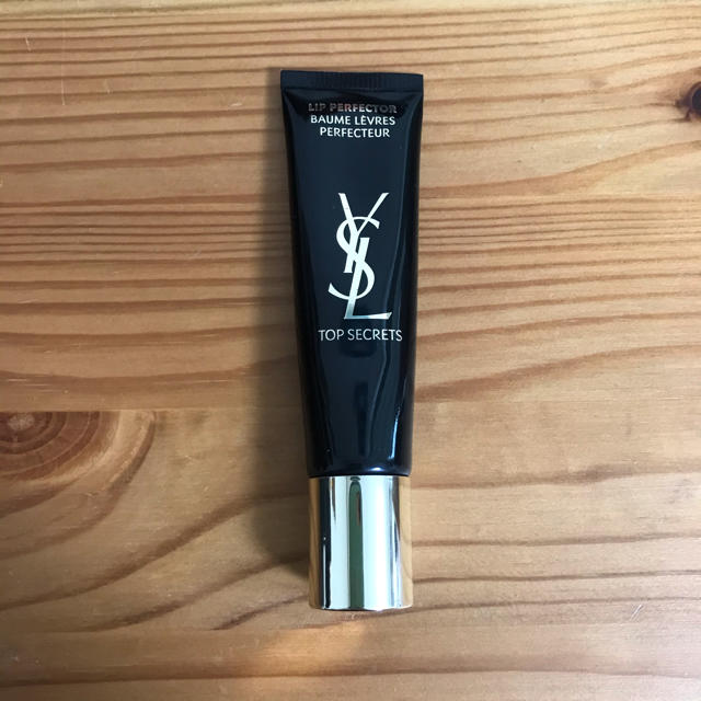 Yves Saint Laurent Beaute(イヴサンローランボーテ)の【さきほ様専用】イブサンローラン YSL リップ美容液 コスメ/美容のベースメイク/化粧品(その他)の商品写真