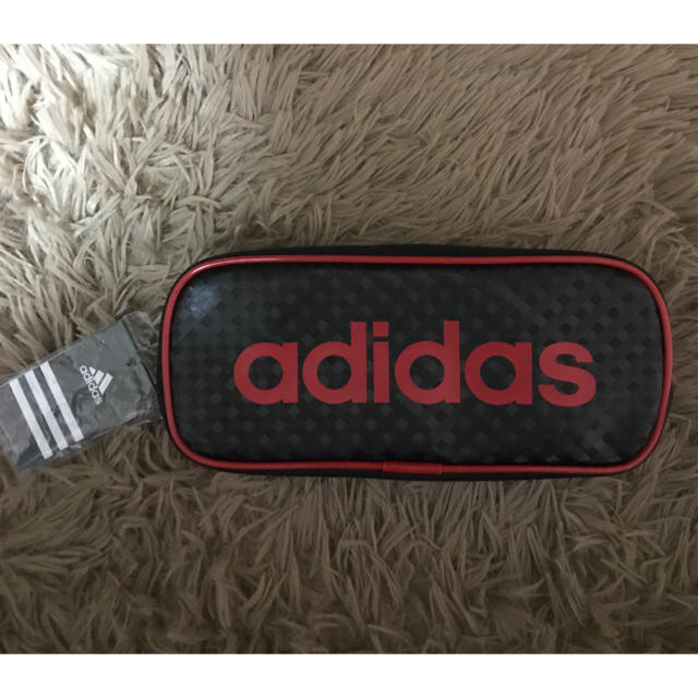 adidas(アディダス)の★新品タグ付き★adidas筆箱＊レッド インテリア/住まい/日用品の文房具(ペンケース/筆箱)の商品写真