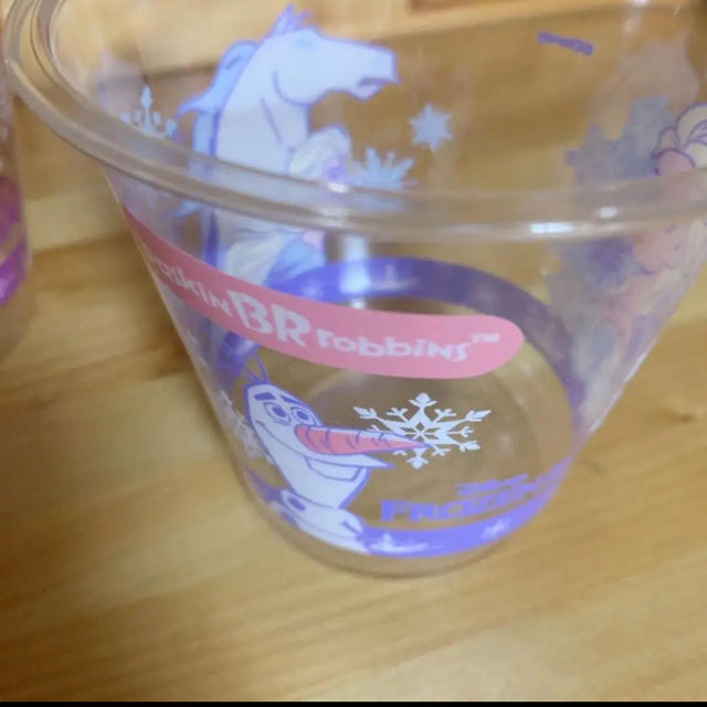 Disney(ディズニー)の31アイスクリーム　アナ雪　カップ2個セット スプーン2本付 エンタメ/ホビーのおもちゃ/ぬいぐるみ(キャラクターグッズ)の商品写真
