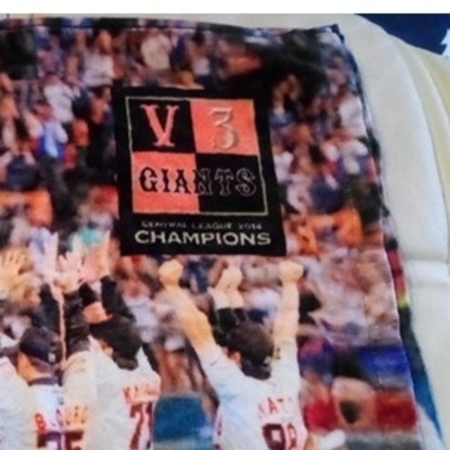 読売ジャイアンツ(ヨミウリジャイアンツ)のジャイアンツV3記念タオル スポーツ/アウトドアの野球(記念品/関連グッズ)の商品写真