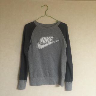 ナイキ(NIKE)のNIKEスエット(トレーナー/スウェット)