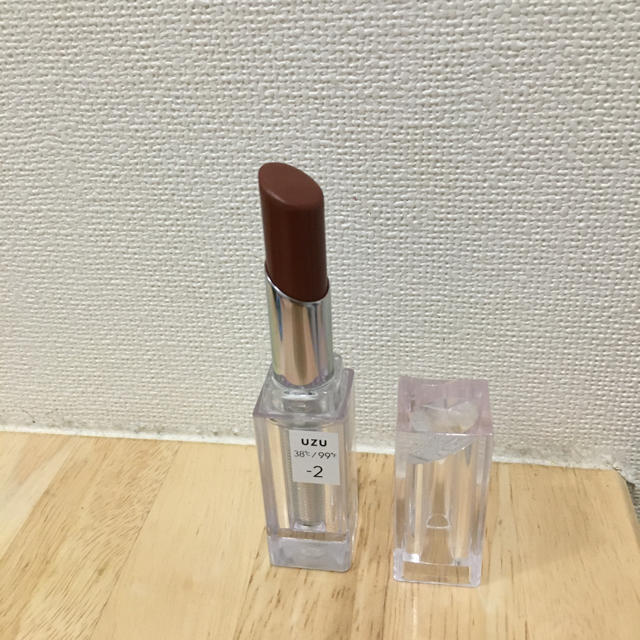 Cosme Kitchen(コスメキッチン)のuzu リップスティック　2 コスメ/美容のベースメイク/化粧品(口紅)の商品写真