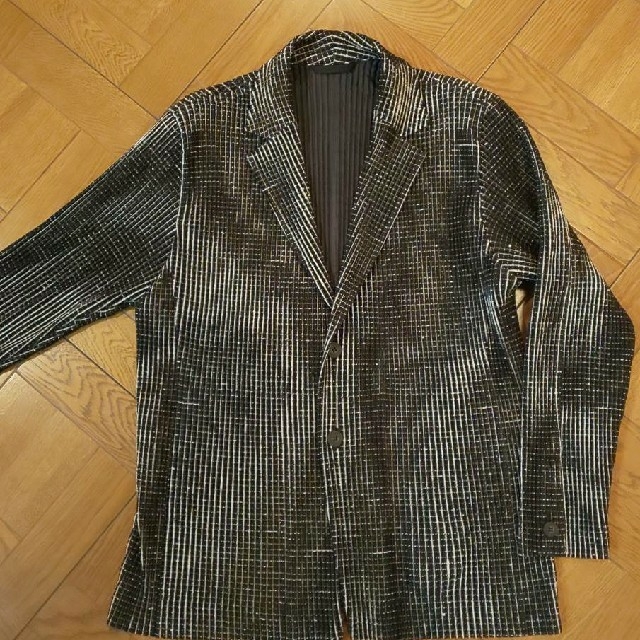 ISSEY MIYAKE(イッセイミヤケ)のイッセイミヤケ　限定カラージャケット メンズのジャケット/アウター(テーラードジャケット)の商品写真