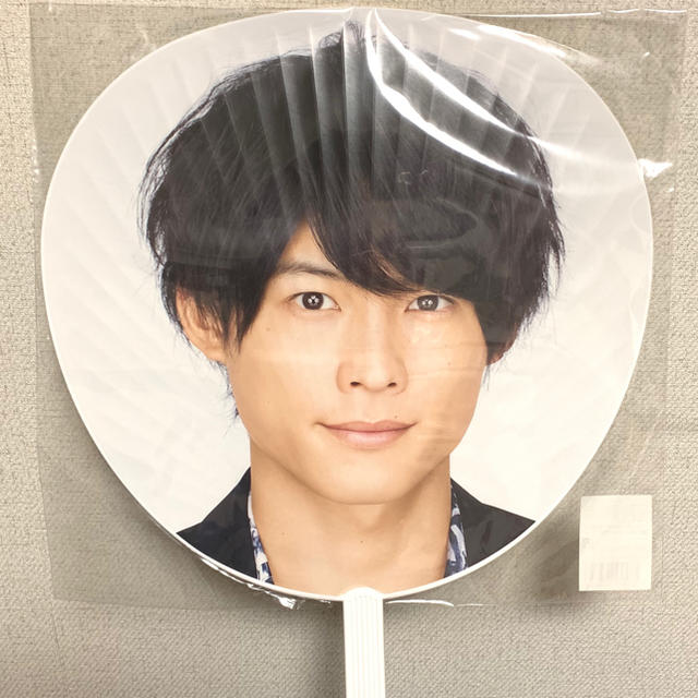 Johnny's(ジャニーズ)のSixTONES 松村北斗 うちわ 団扇 エンタメ/ホビーのタレントグッズ(アイドルグッズ)の商品写真