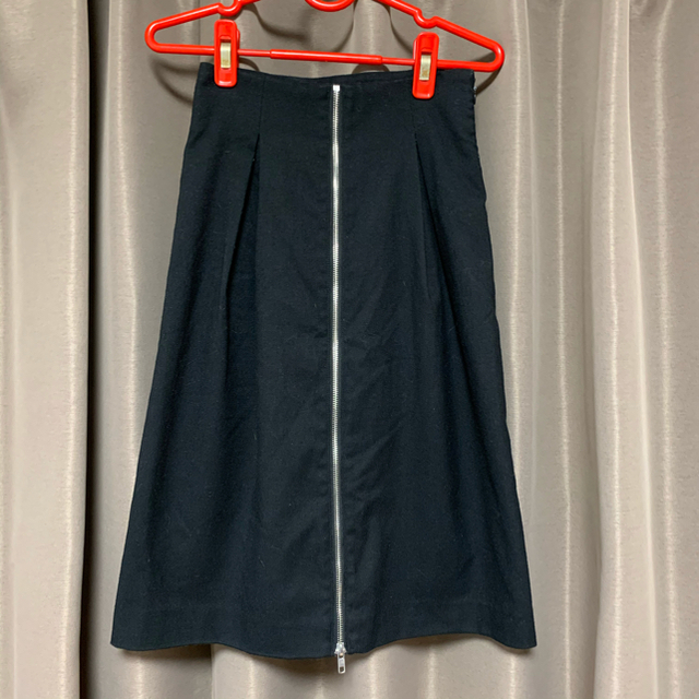 MURUA(ムルーア)の送込み！MURUA ZIPセミフレアスカート 黒 レディースのスカート(ひざ丈スカート)の商品写真